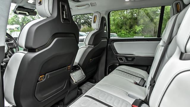 2023 Rivian R1S Adventure