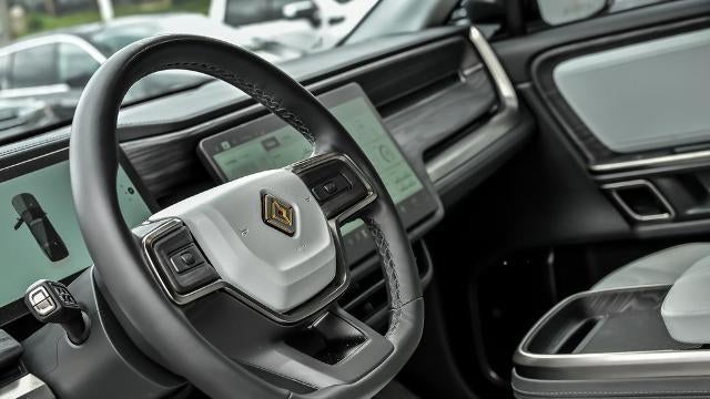 2023 Rivian R1S Adventure