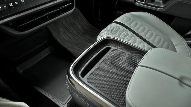 2023 Rivian R1S Adventure