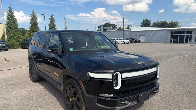 2023 Rivian R1S Adventure