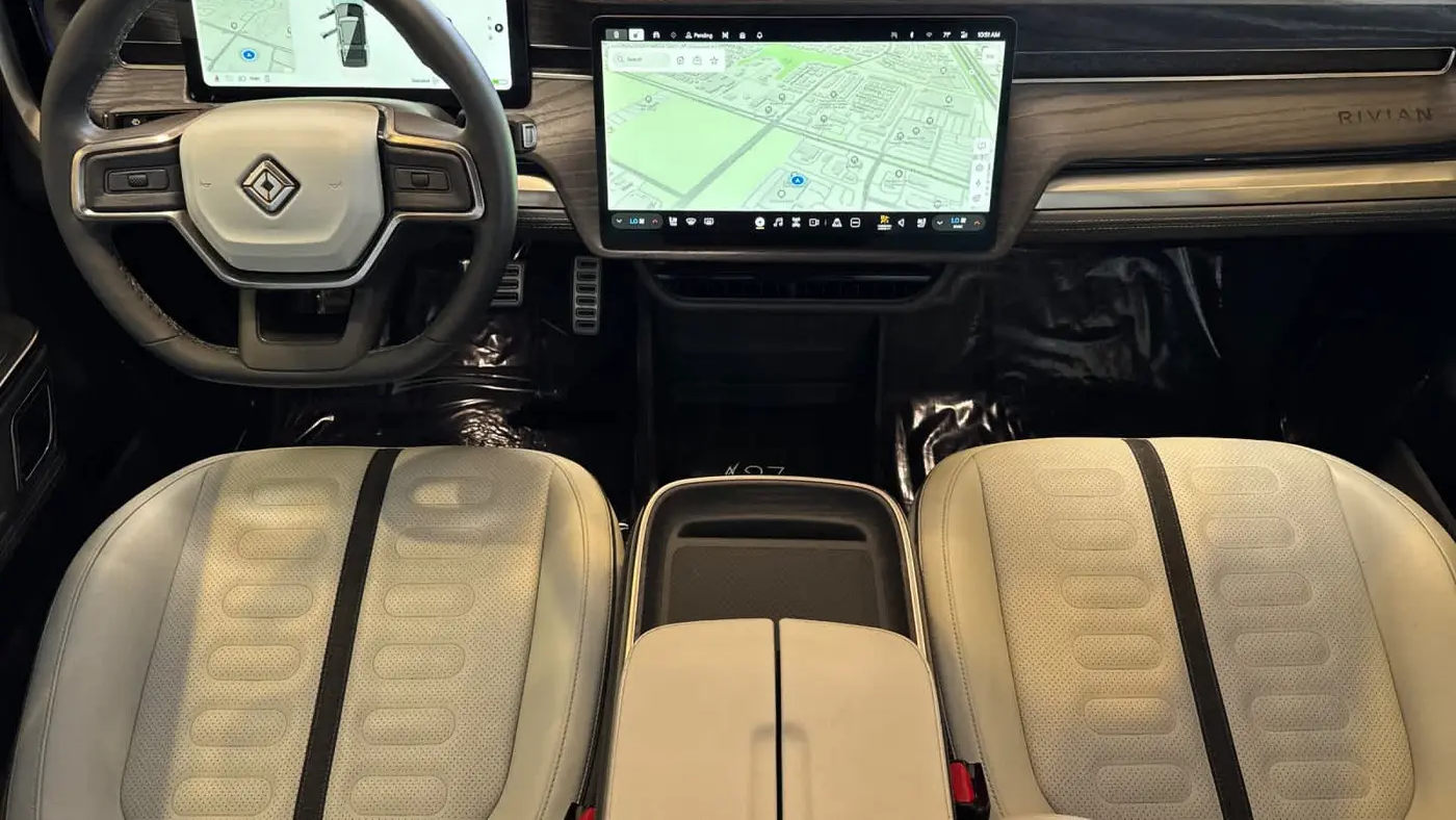 2024 Rivian R1S Adventure