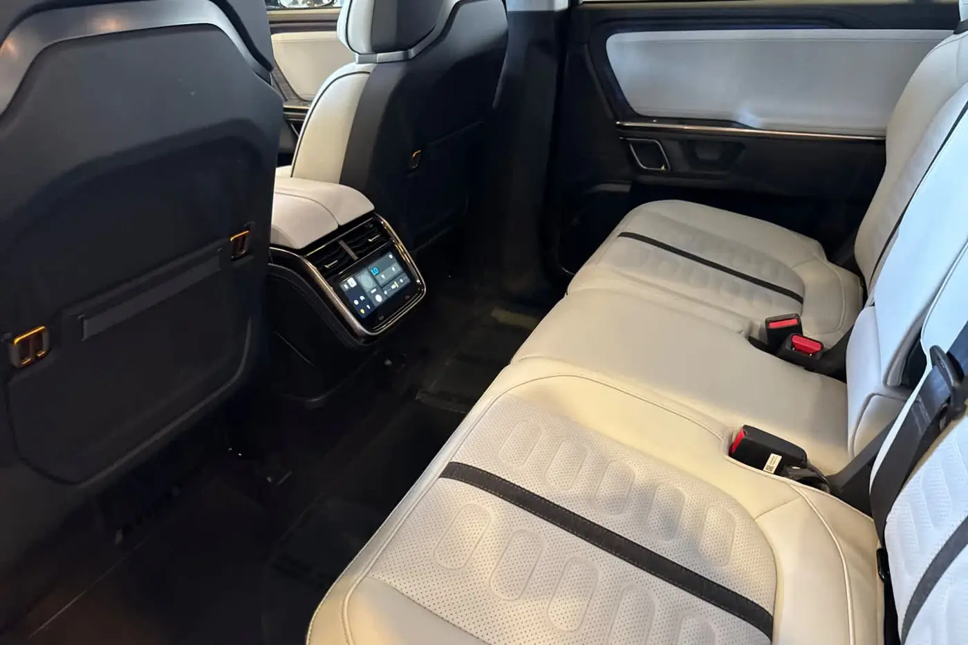 2024 Rivian R1S - $66,316
