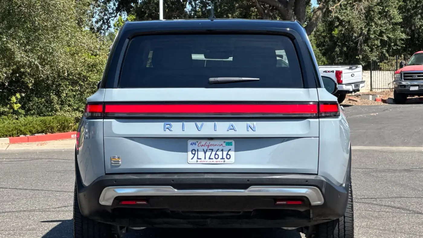 2024 Rivian R1S Adventure