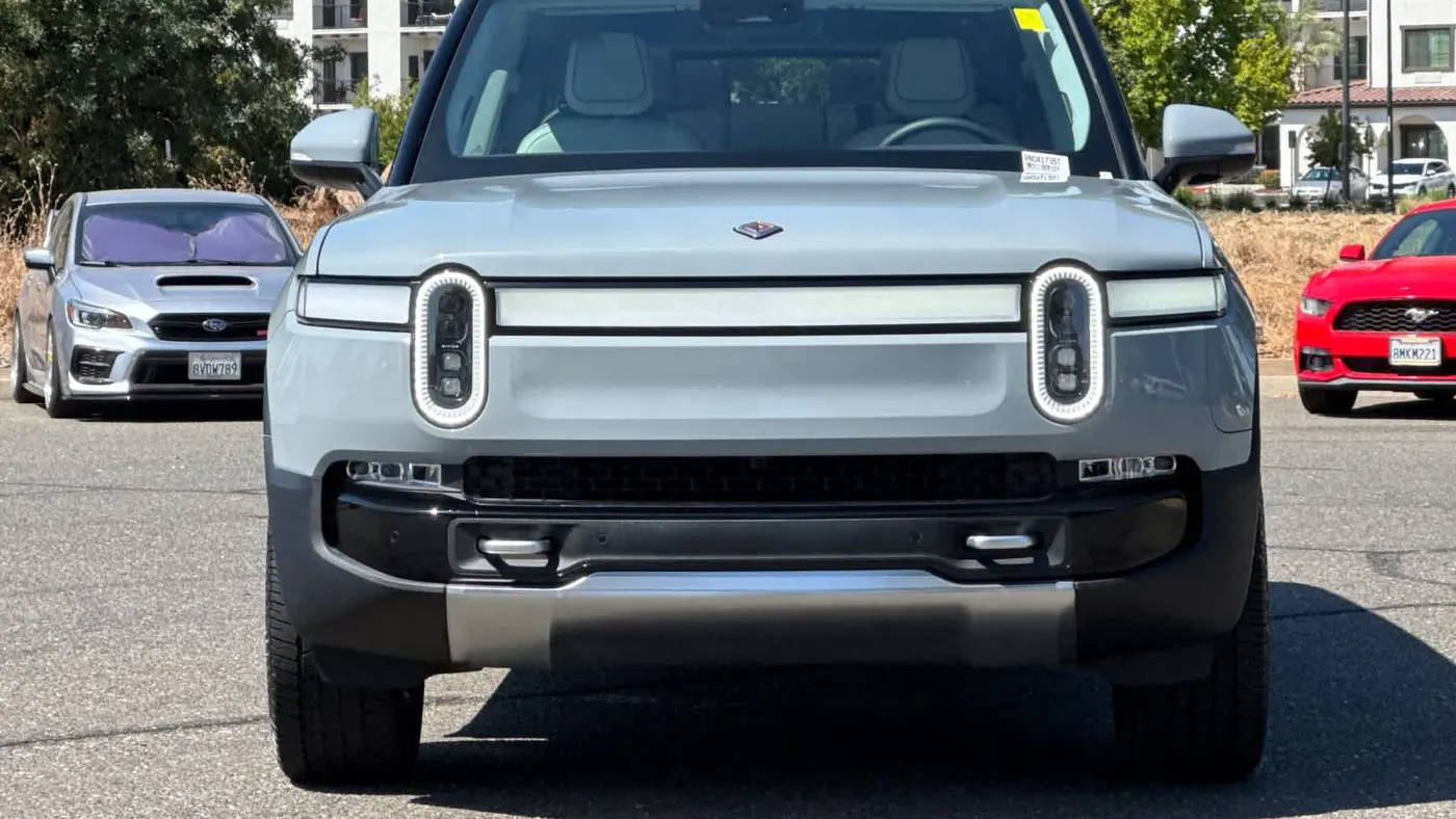 2024 Rivian R1S Adventure