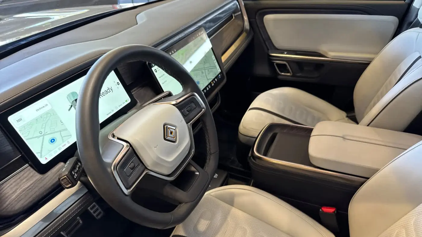2024 Rivian R1S Adventure