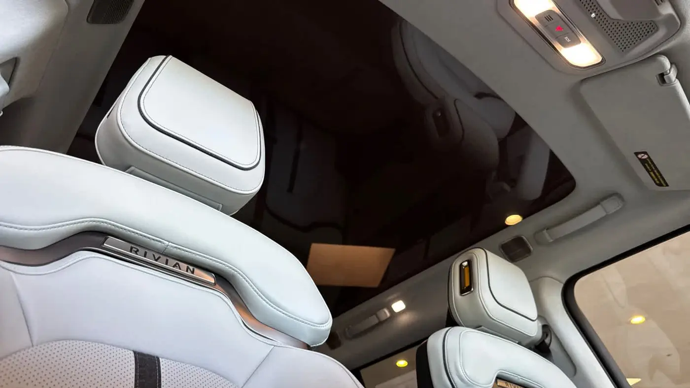 2024 Rivian R1S Adventure