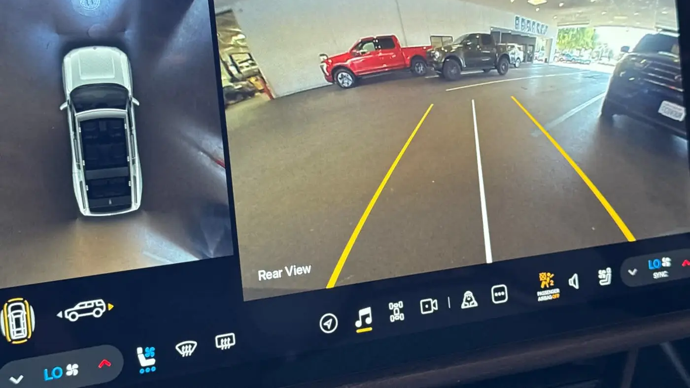 2024 Rivian R1S Adventure