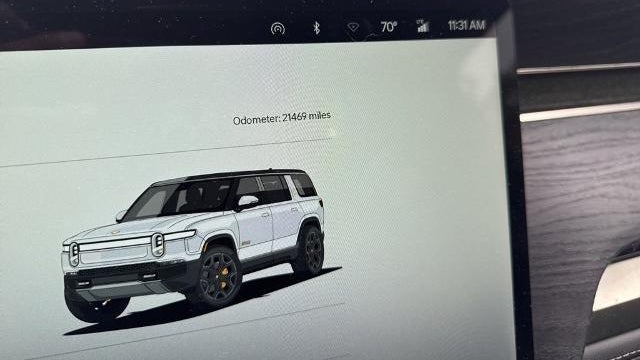 2024 Rivian R1S Adventure