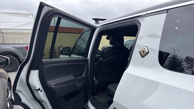 2024 Rivian R1S Adventure