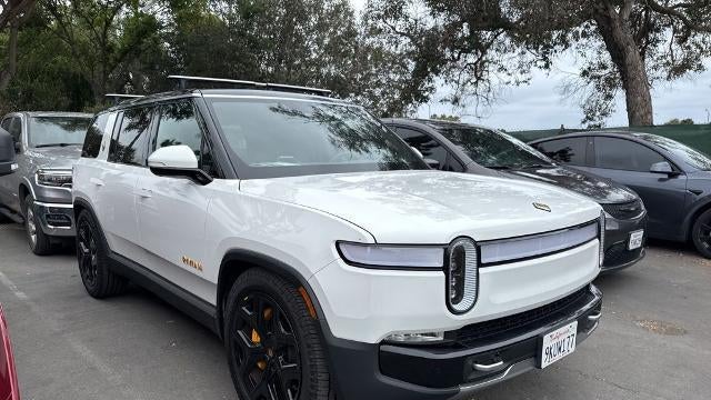 2024 Rivian R1S Adventure