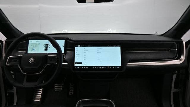 2024 Rivian R1S Adventure