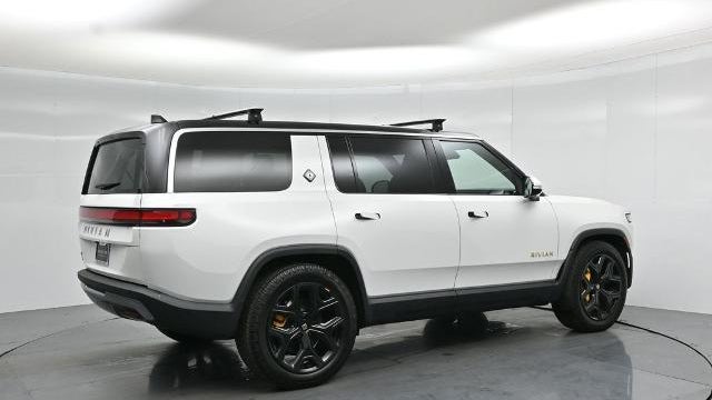 2024 Rivian R1S Adventure