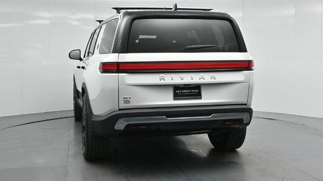 2024 Rivian R1S Adventure