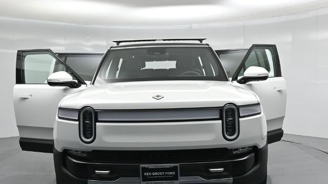 2024 Rivian R1S Adventure