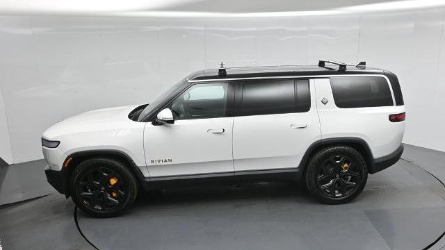 2024 Rivian R1S Adventure