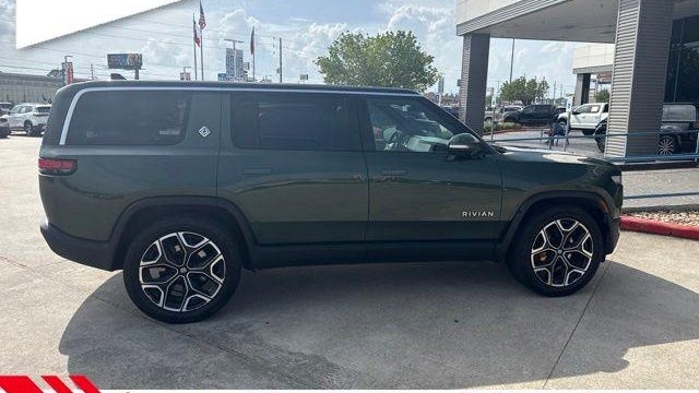 2024 Rivian R1S Adventure