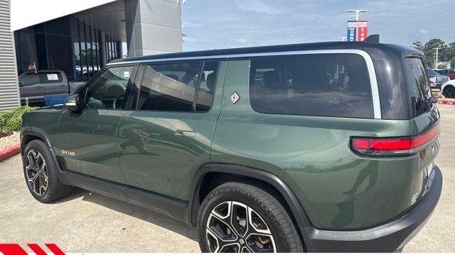 2024 Rivian R1S Adventure