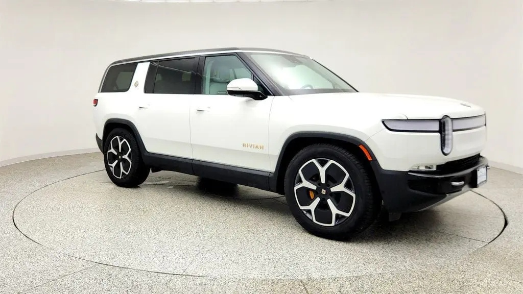 2024 Rivian R1S Adventure
