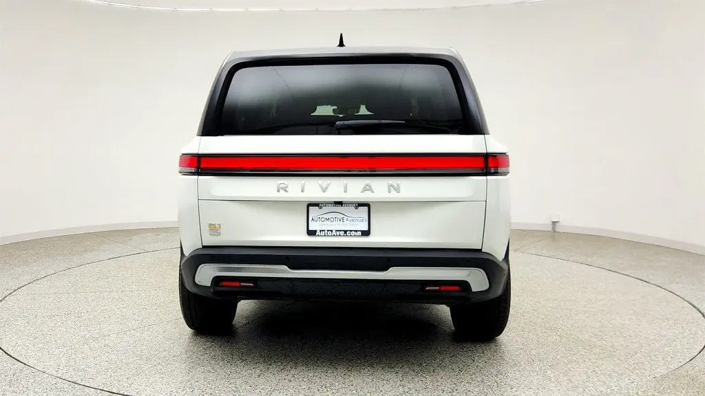 2024 Rivian R1S Adventure