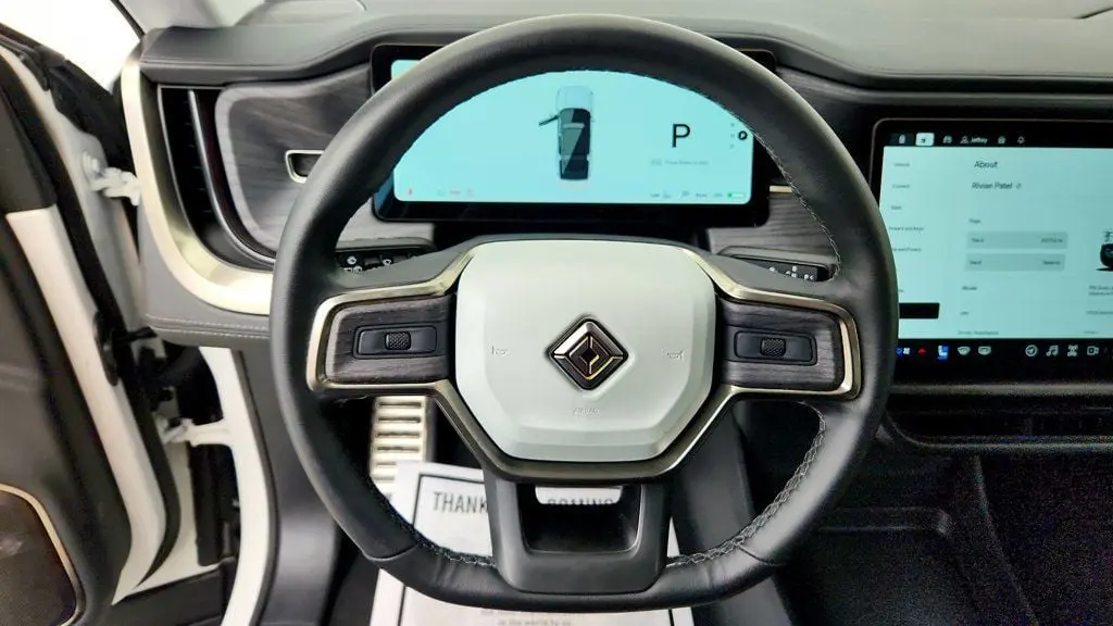 2024 Rivian R1S Adventure