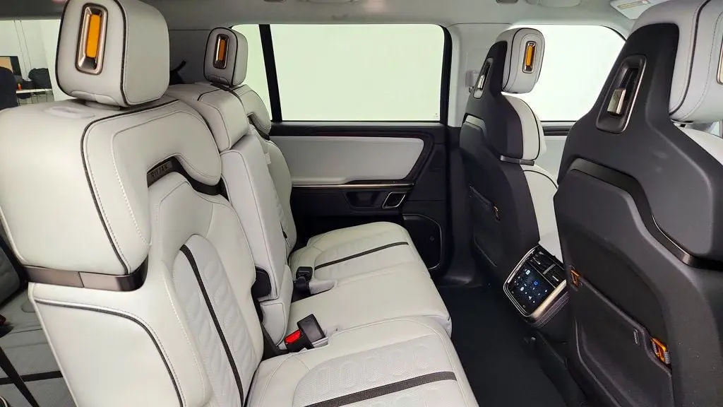 2024 Rivian R1S Adventure