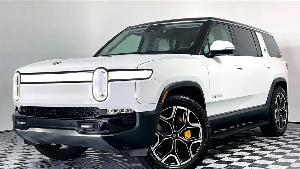 2023 Rivian R1S Adventure
