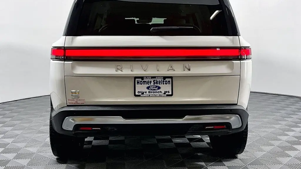 2023 Rivian R1S Adventure