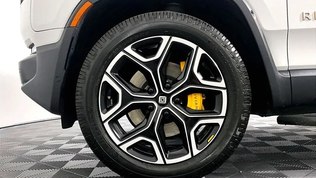 2023 Rivian R1S Adventure