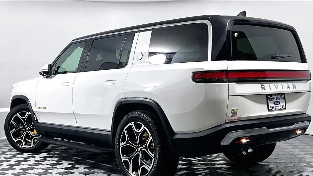 2023 Rivian R1S Adventure
