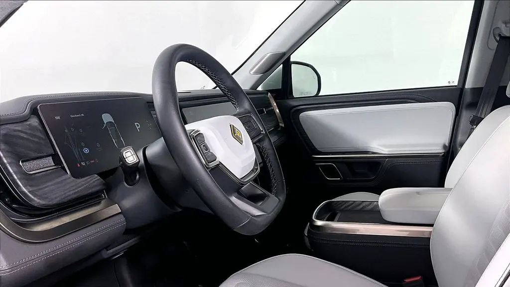 2023 Rivian R1S Adventure