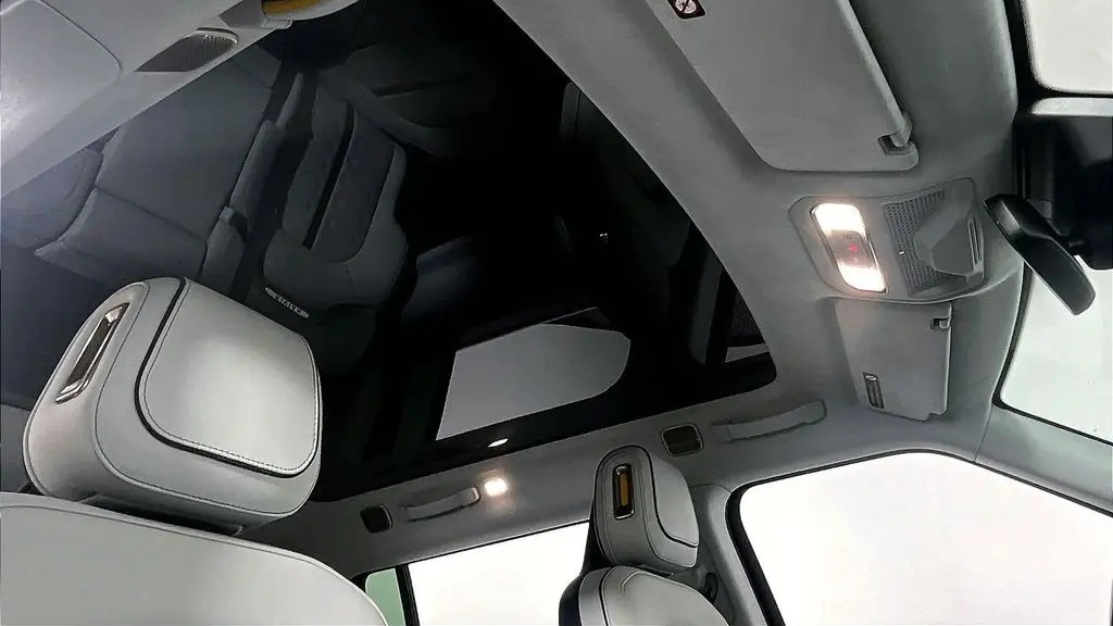 2023 Rivian R1S Adventure