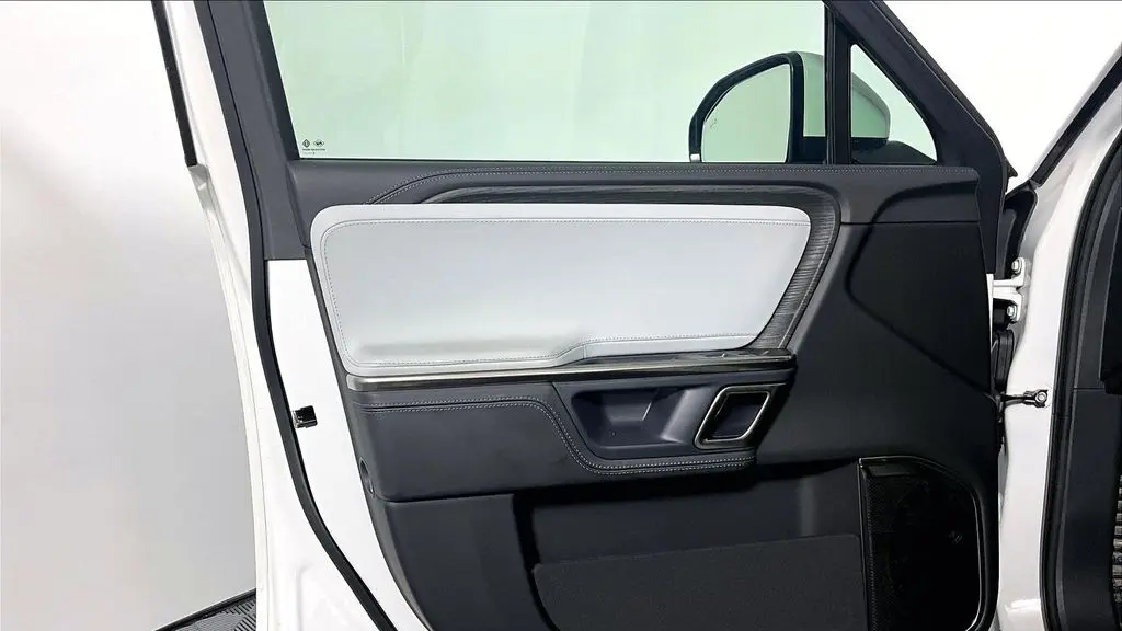 2023 Rivian R1S Adventure