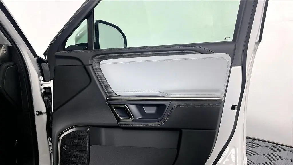 2023 Rivian R1S Adventure