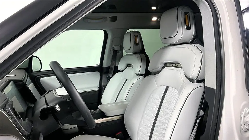 2023 Rivian R1S Adventure