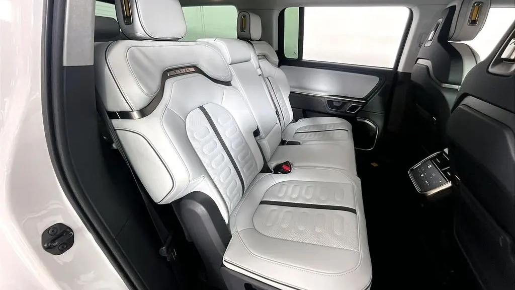 2023 Rivian R1S Adventure