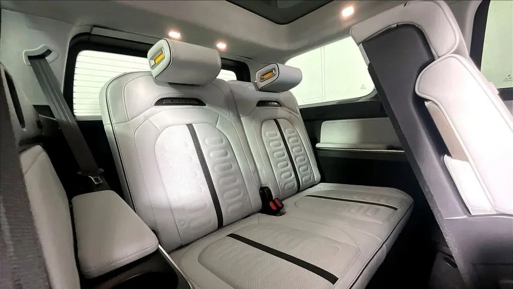 2023 Rivian R1S Adventure