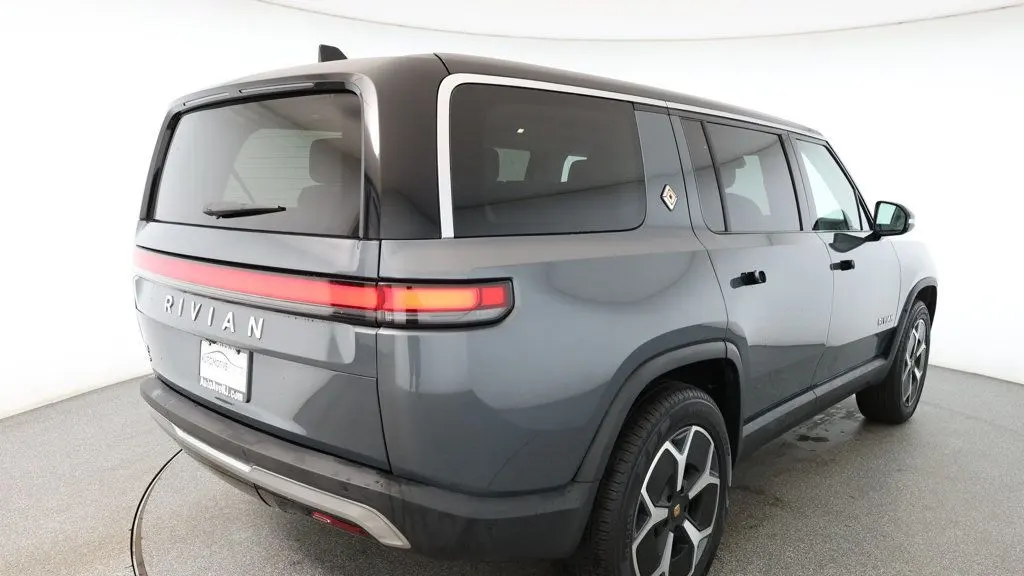 2024 Rivian R1S Adventure