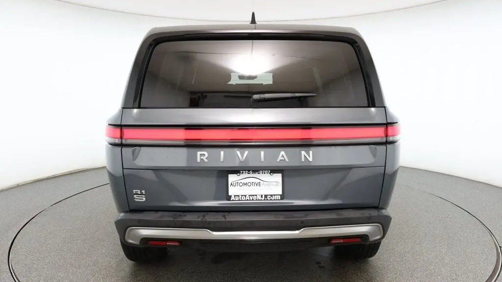 2024 Rivian R1S Adventure