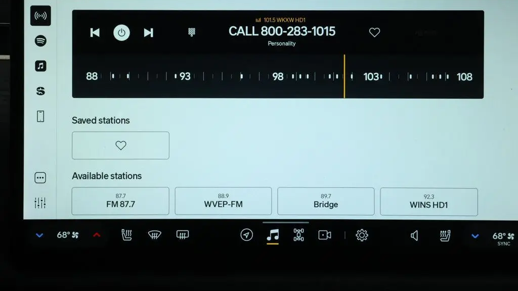 2024 Rivian R1S Adventure