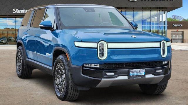 2024 Rivian R1S Adventure