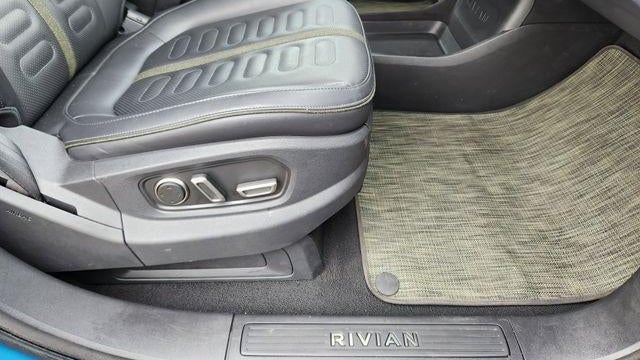 2024 Rivian R1S Adventure
