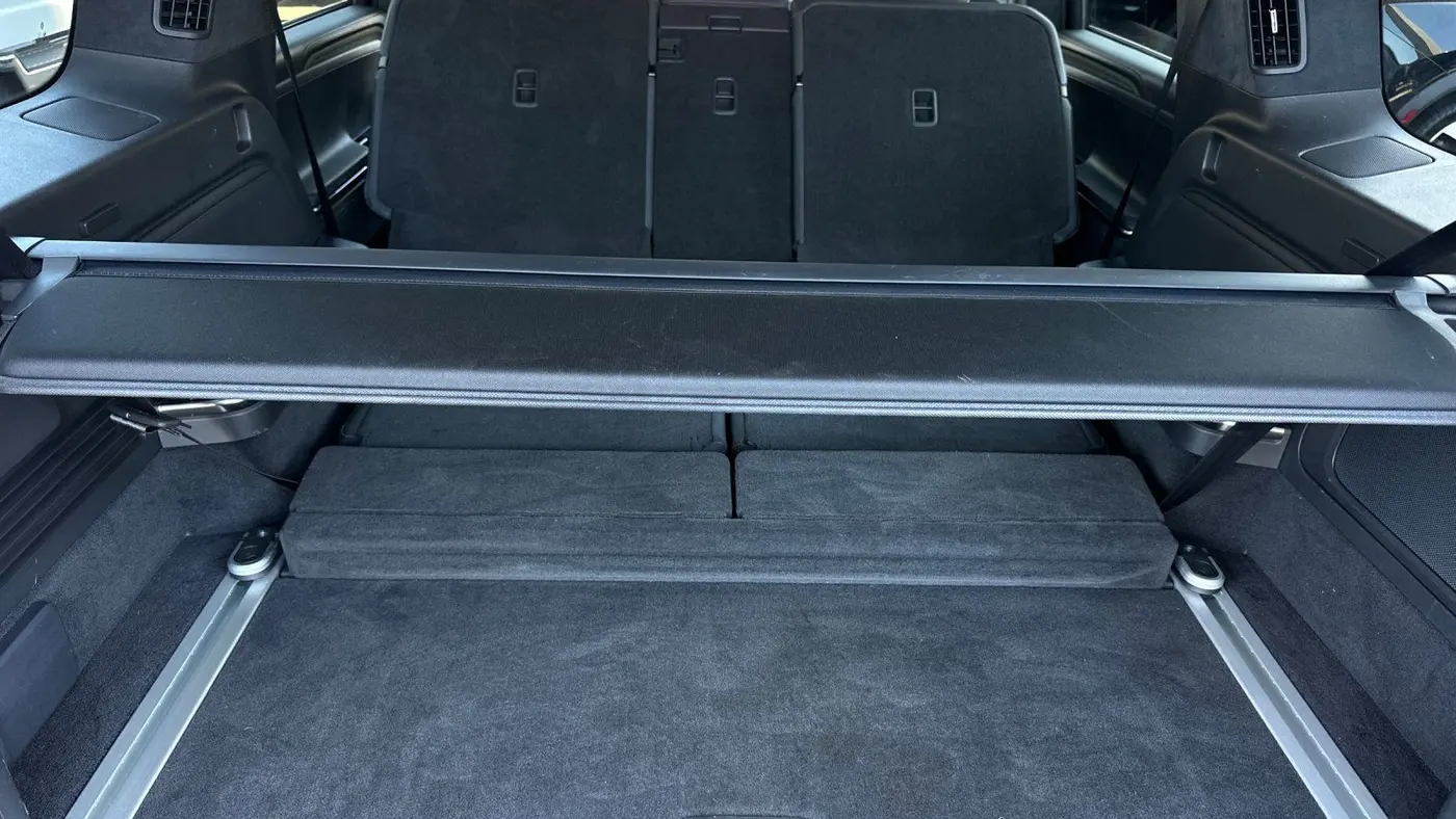 2024 Rivian R1S Adventure