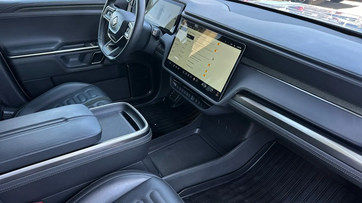 2024 Rivian R1S Adventure