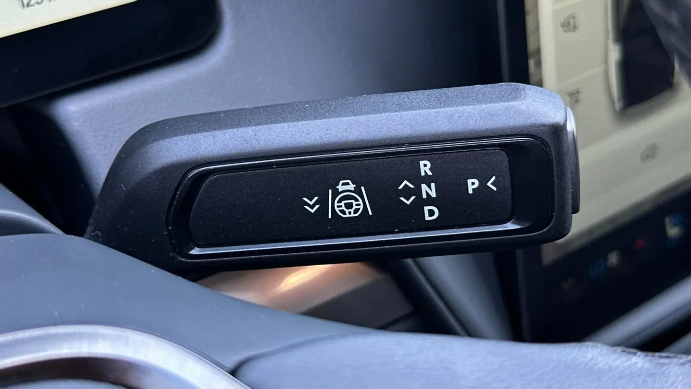 2024 Rivian R1S Adventure