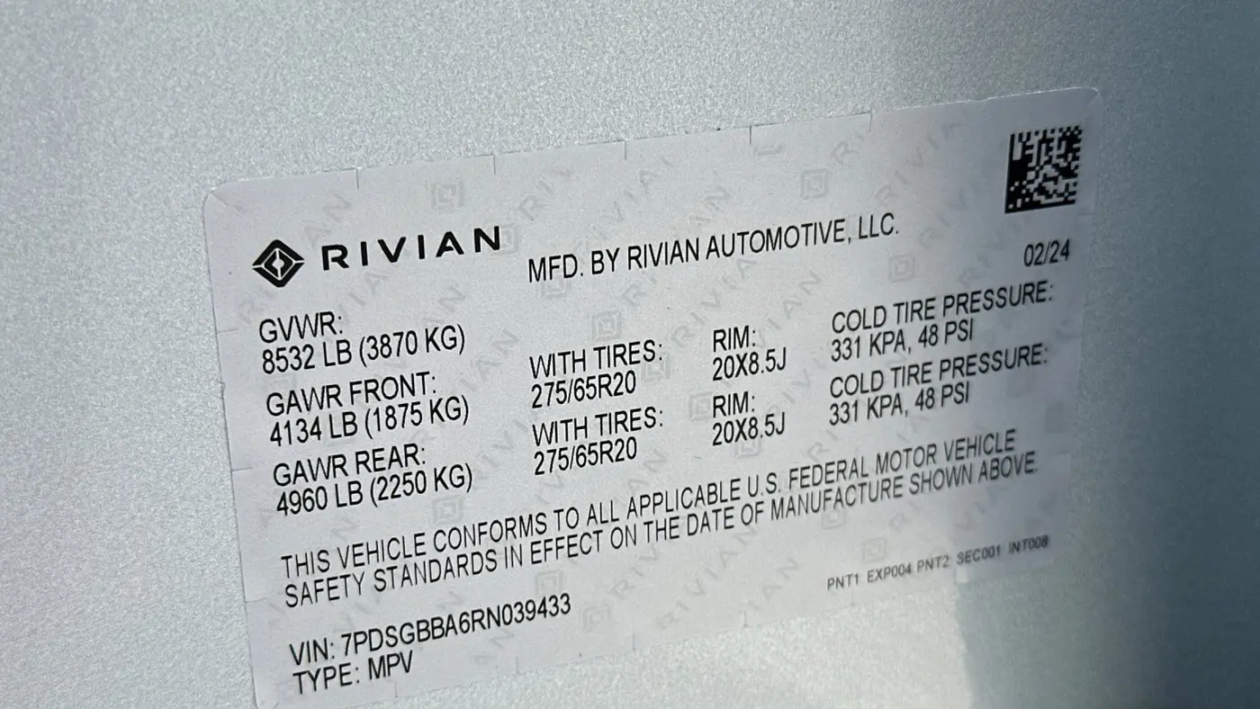 2024 Rivian R1S Adventure