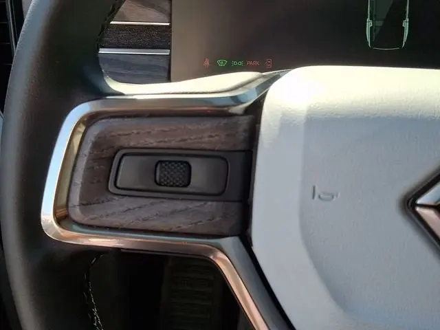 2025 Rivian R1S - $71,488
