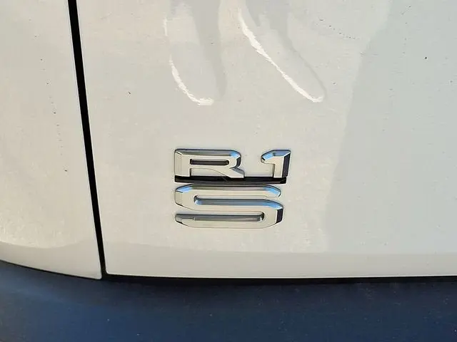 2025 Rivian R1S - $71,488