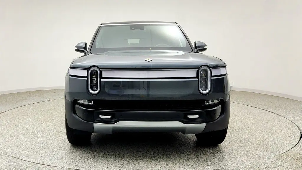 2024 Rivian R1S Adventure