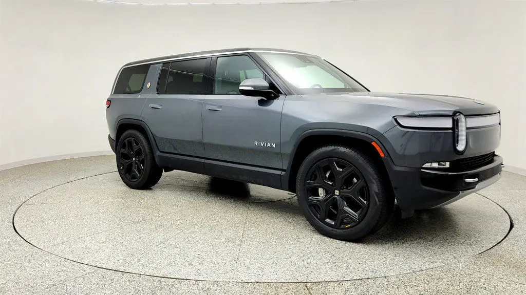 2024 Rivian R1S Adventure