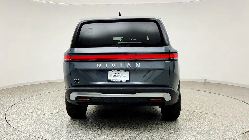 2024 Rivian R1S Adventure